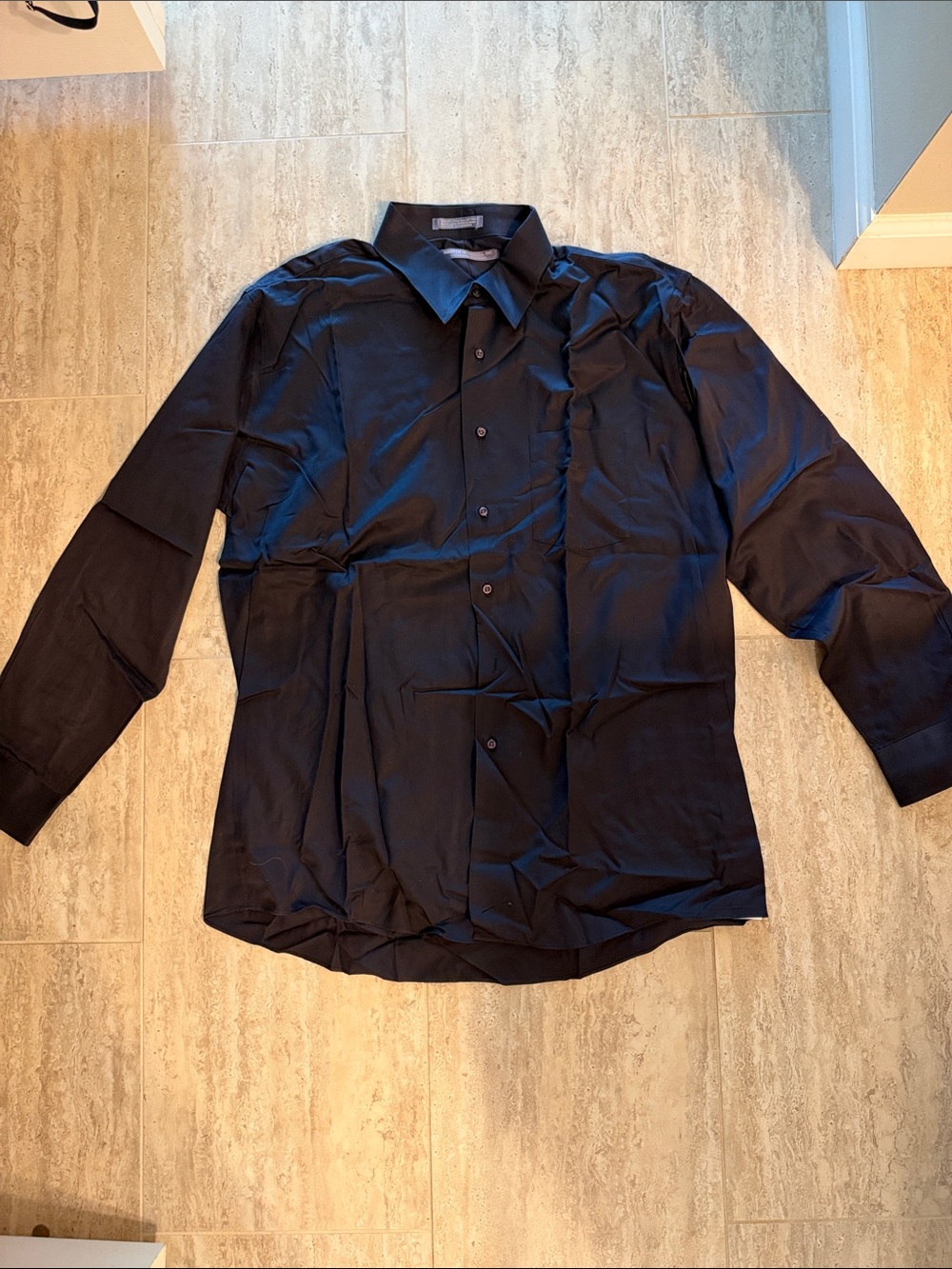 Forsyth of Canada Inc. Men's Black Dress Shirt - Classic Button-Down